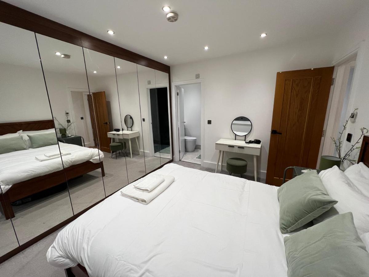 Streatham House - 2 Bedroom - Sleeps 6 - Free Wifi Streatham Vale Dış mekan fotoğraf