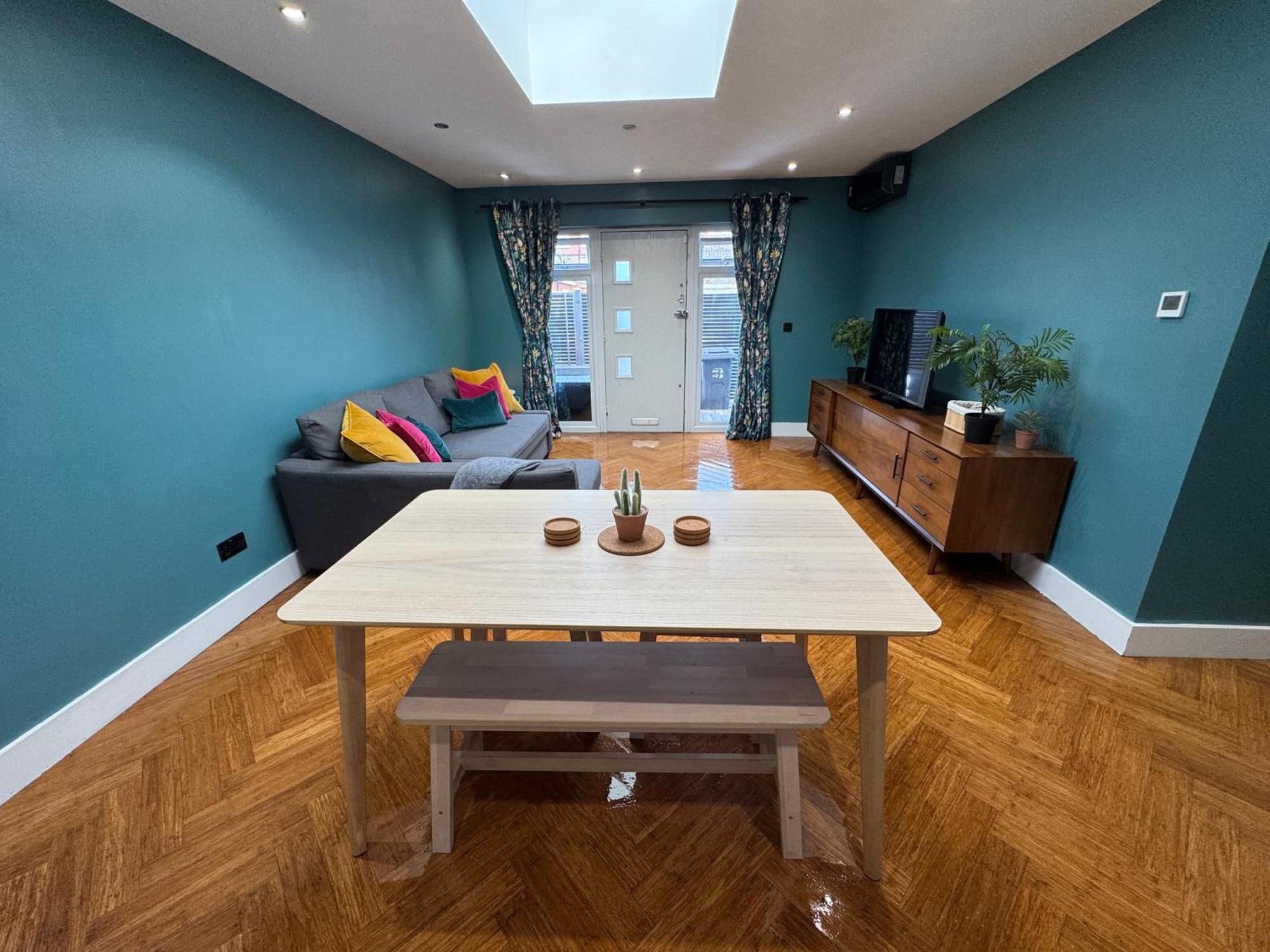 Streatham House - 2 Bedroom - Sleeps 6 - Free Wifi Streatham Vale Dış mekan fotoğraf